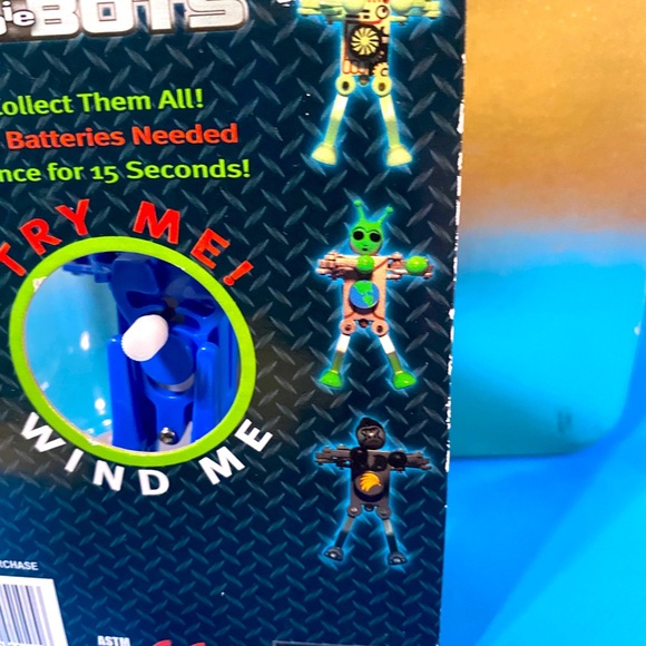 BOOGIE BOTS NWT BIGATRON WIND UP DANCE TOY - Picture 10 of 11